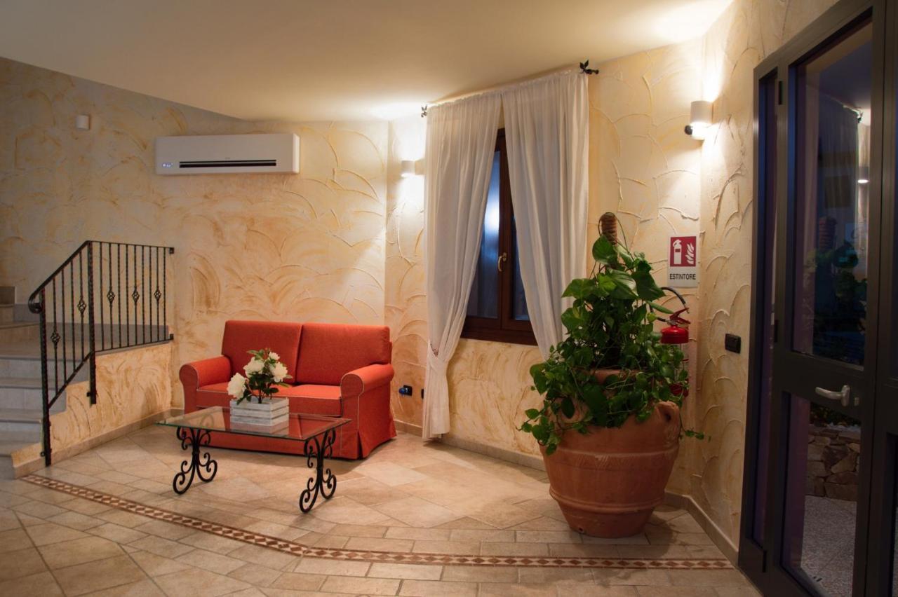 Hotel Trinita Dei Corsari Torre dei Corsari Bagian luar foto