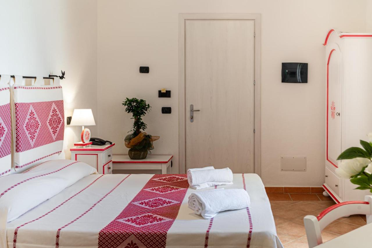 Hotel Trinita Dei Corsari Torre dei Corsari Bagian luar foto